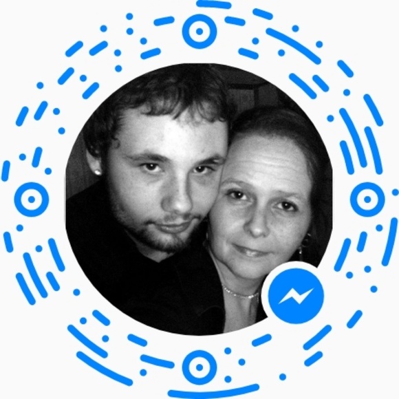 Meet your Posher, Rebecca - Picture 1 of 1